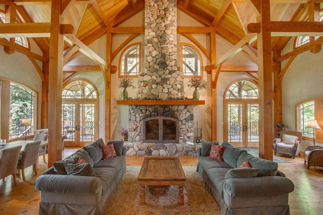 Snowgrass Lodge - River, Mountain Views & Hot Tub Leavenworth Dış mekan fotoğraf